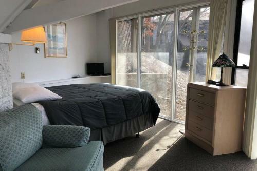 Unit 30 - Treetop 2 Bedroom Villa