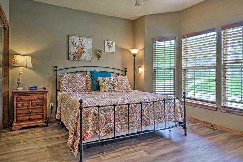 Branson Area Goldilocks Lodge With Private Deck!