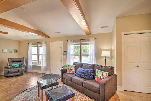 Cozy Ironton Cabin With Shared Pool And Private Patio!