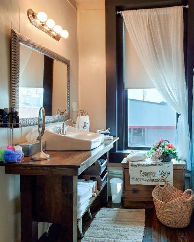 Guest Apartment At Commercial Street Studio