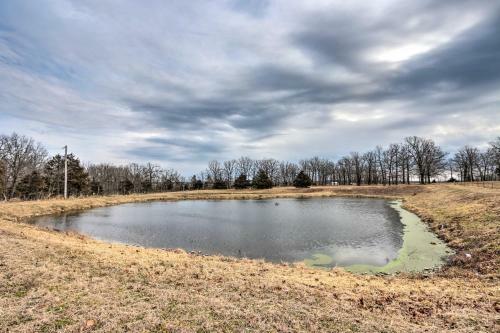 Pet-friendly Apartment With Shared Fishing Pond
