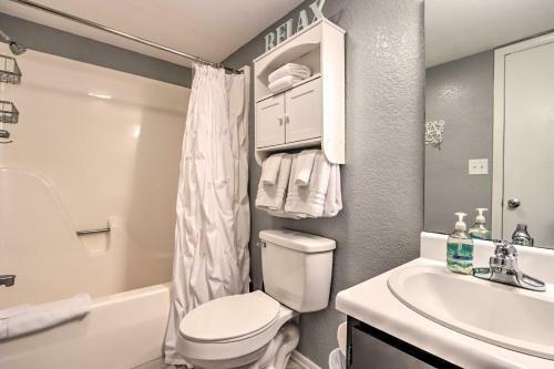 Updated Osage Beach Cottage With Resort Perks!