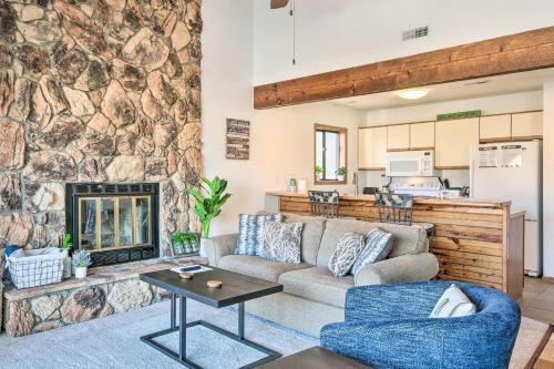 Apartamento Lakefront Osage Beach Retreat With Pool Access!