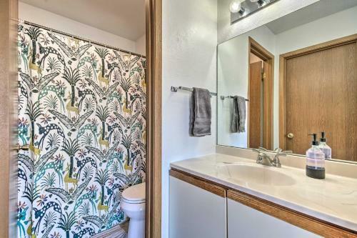 Apartamento Lakefront Osage Beach Retreat With Pool Access!