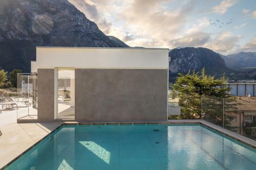Aris Apartments & Sky Pool - Tonellihotels