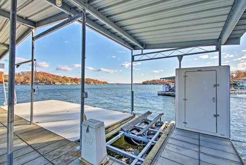Lakefront House With Wraparound Deck And Sunroom!