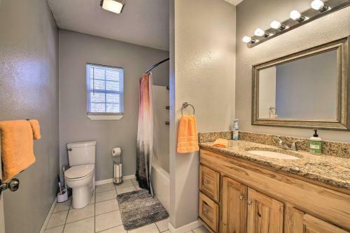 Bright And Cozy Springfield Home With Large Yard!
