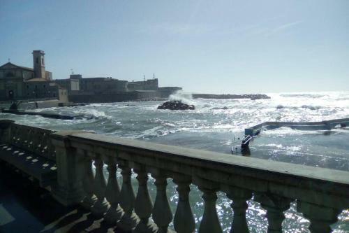 Panoramic And Beautiful House 4km From The Sea.