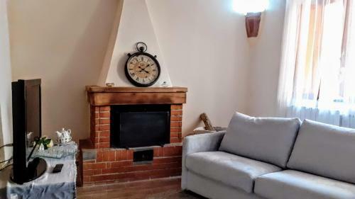 Panoramic And Beautiful House 4km From The Sea.