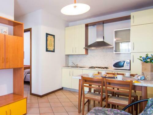 Charming Holiday Home In Rosolina With Communal Pool