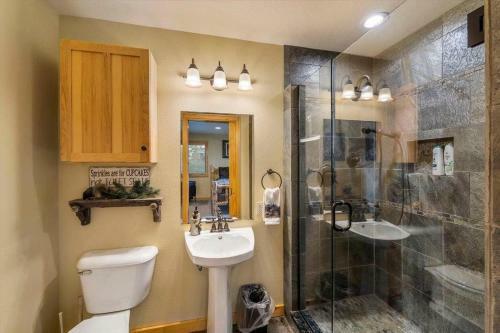 Apartamento Bigfork Apt With Private Deck, Golf Course View