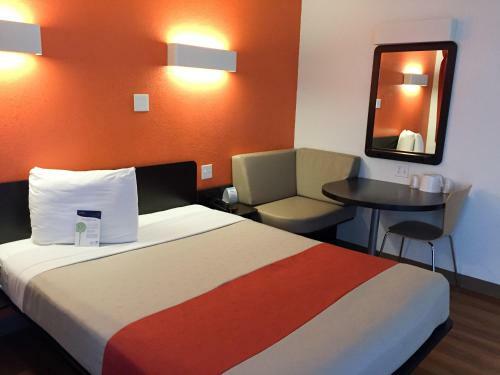 Motel 6 Ardmore