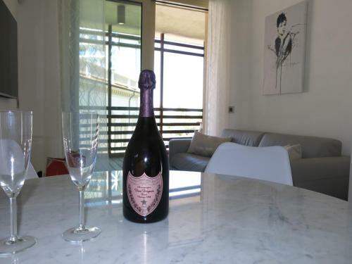 Sea View Embassy Apartment