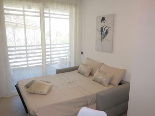Sea View Embassy Apartment