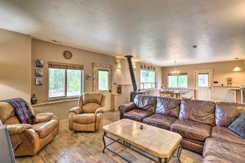 Quiet Riverside Retreat - Hike, Fish And Ski!
