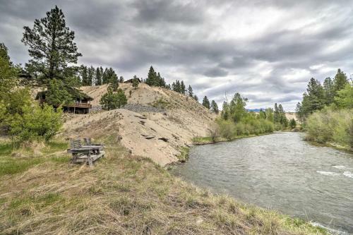 Quiet Riverside Retreat - Hike, Fish And Ski!
