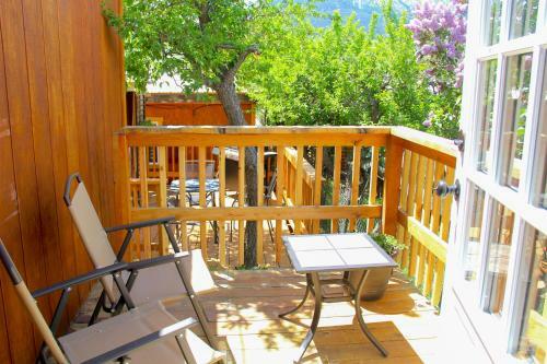 Yellowstone's Treasure Cabins