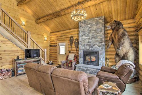 Cozy Livingston Cabin Deck With Mountain Views