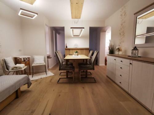Apartamento Ferienwohnung Und Pension G�rtler