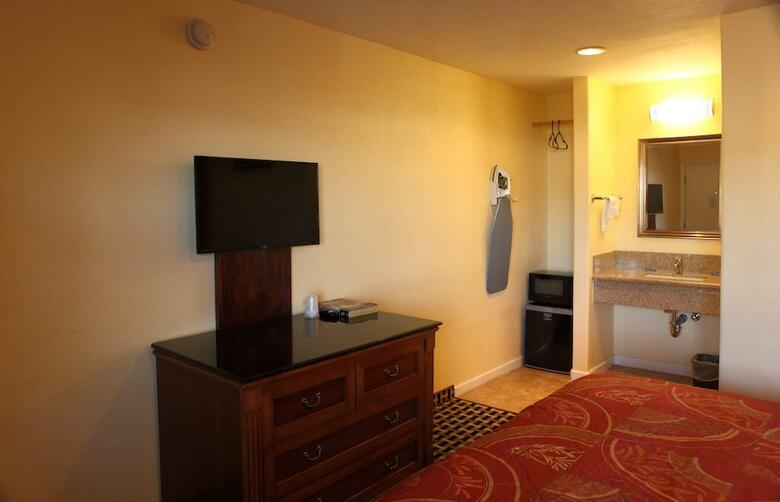 Motel Bay Breeze Inn