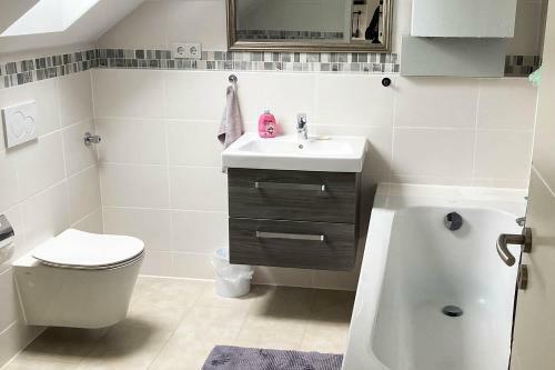 Zentral Gelegenes Apartment Mit Wlan