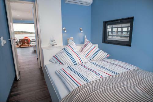 Hausboote Und Ferienh�user Marina M�cheln