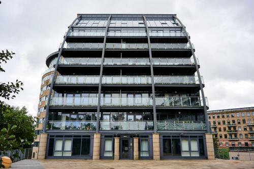 Victoria Mills Apartment
