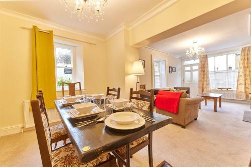 Host & Stay - Swiss Cottage
