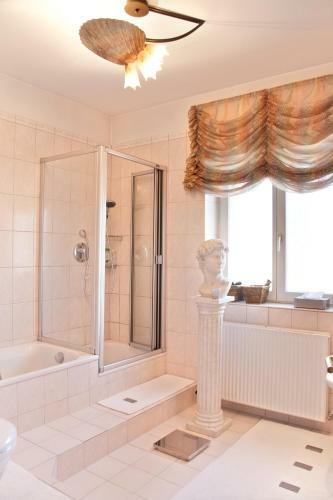 Lion Homestay Munich