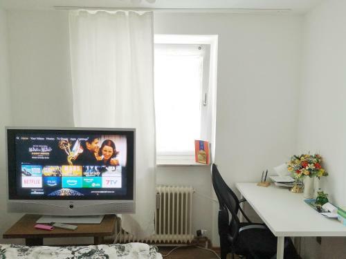 Apartment Near Underground Station