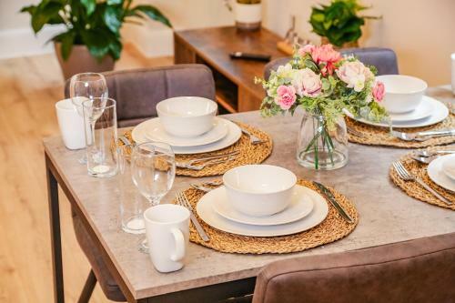 Shrewsbury Apartments By Bevolve - Free Parking