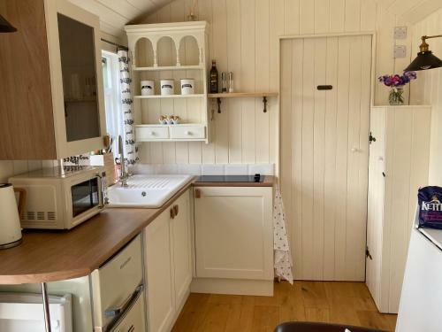 Willow Brook Shepherd Hut