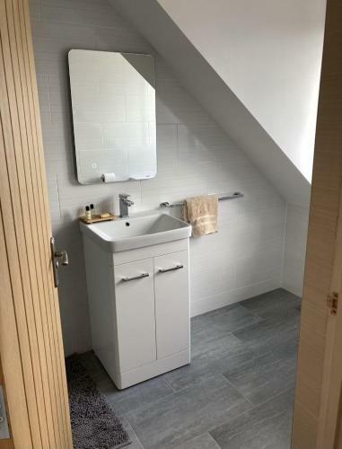 Marine Boathouse View Apartment