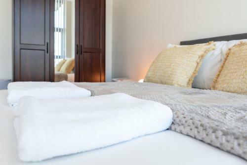 Apartamento ?onpoint -convenient 1 Bedroom Apt With Parking!?