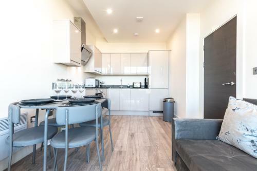 Apartamento ?onpoint -convenient 1 Bedroom Apt With Parking!?