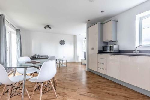 Apartamento 2 Bed/2 Bath & Free Parking - Langley/heathrow
