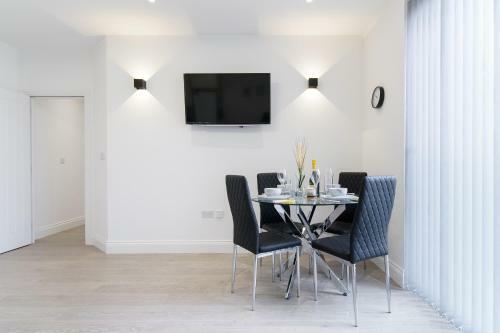 Luxury Two Bed Apartment With Free Parking
