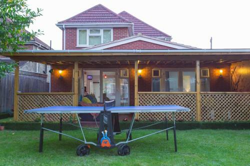 Langley Guest House By Metro -perfect For Contractors & Big Groups