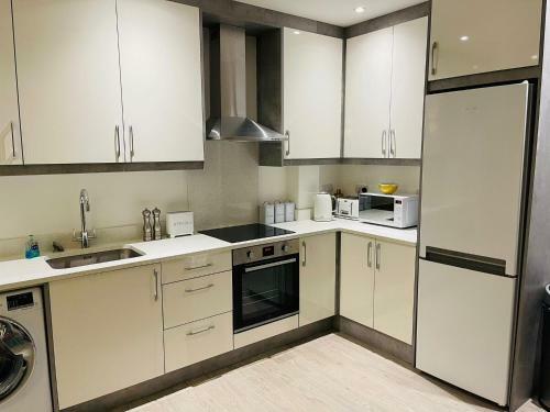Apartamento Salt Hill Eton Windsor Heathrow 2 Bed 1 Bath Free Parking