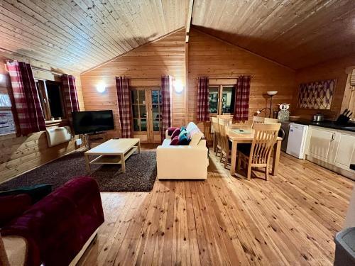 Tufty Lodge, Lake Pochard Lodge 9