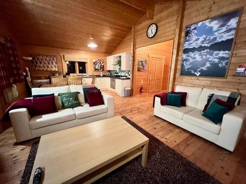 Tufty Lodge, Lake Pochard Lodge 9