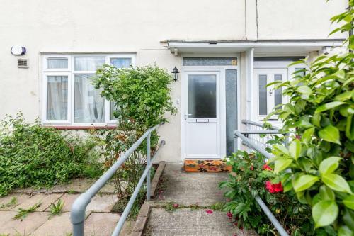 *contractor *vacation Home* -thurrock Ockendon