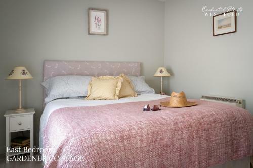 Enchanted Retreats At West Ford Devon