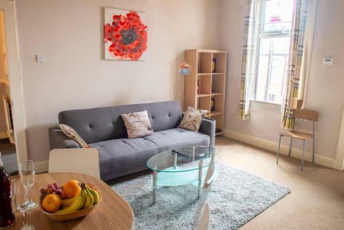 Delightful Central, Seaside Apartment-with Free Parking