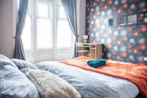 Delightful Central, Seaside Apartment-with Free Parking