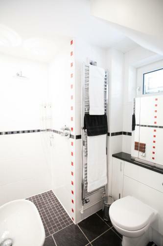 Honest University Apartment 2