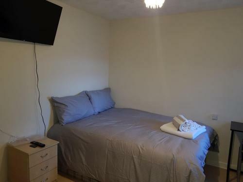 Hostal Alder En-suites Self-catering With Private Balcony And Shower
