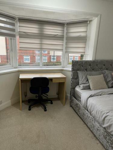 Hostal Alder En-suites Self-catering With Private Balcony And Shower