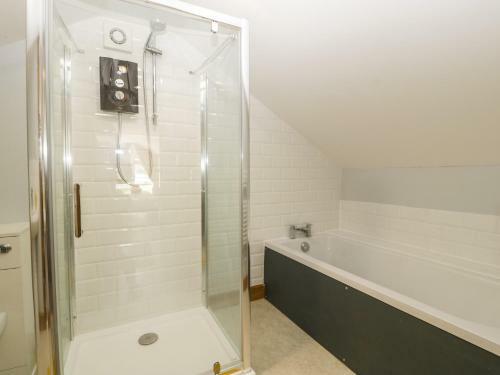 1 Bury Farm Cottage