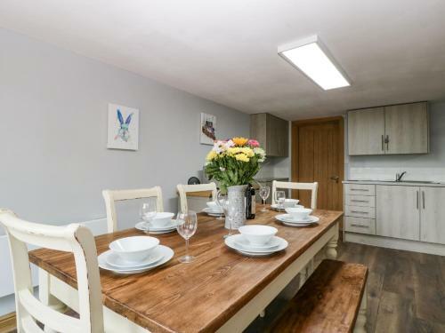 1 Bury Farm Cottage